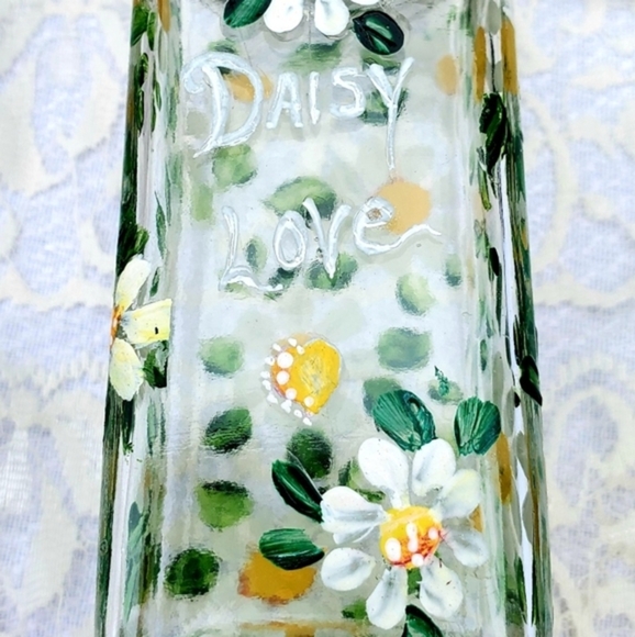 One Handmade Spice or Storage Bottle with Daisies, All Occasion gift - Picture 3 of 7